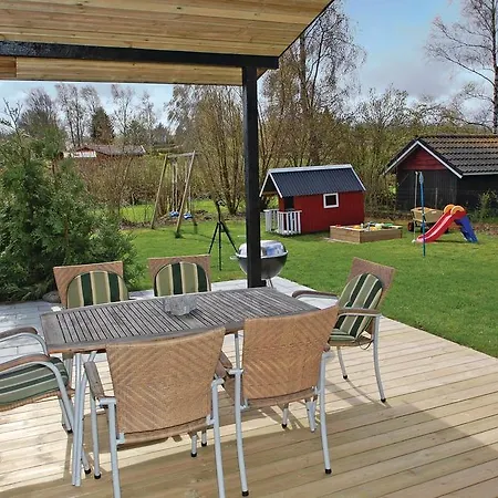 3 Bedroom In Holiday home