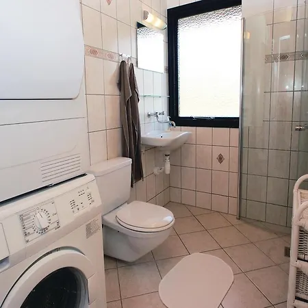 3 Bedroom In Holiday home